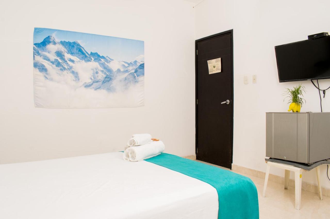 Hotel Agua Dulce 圣玛尔塔 外观 照片
